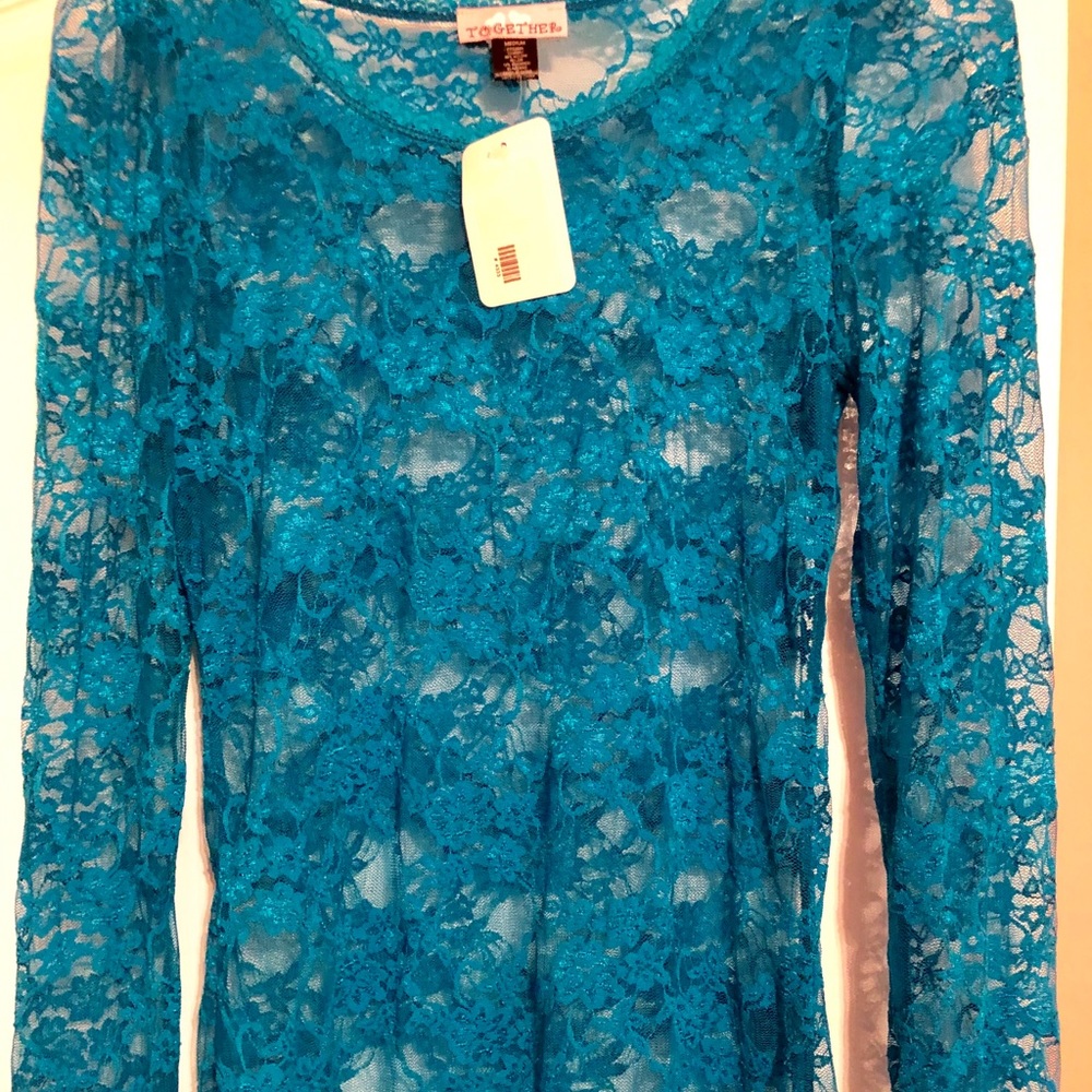 BEAUTIFUL TURQUOISE LACE TOP